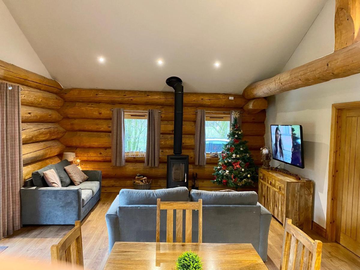 Ewes Water Log Cabins Langholm Extérieur photo