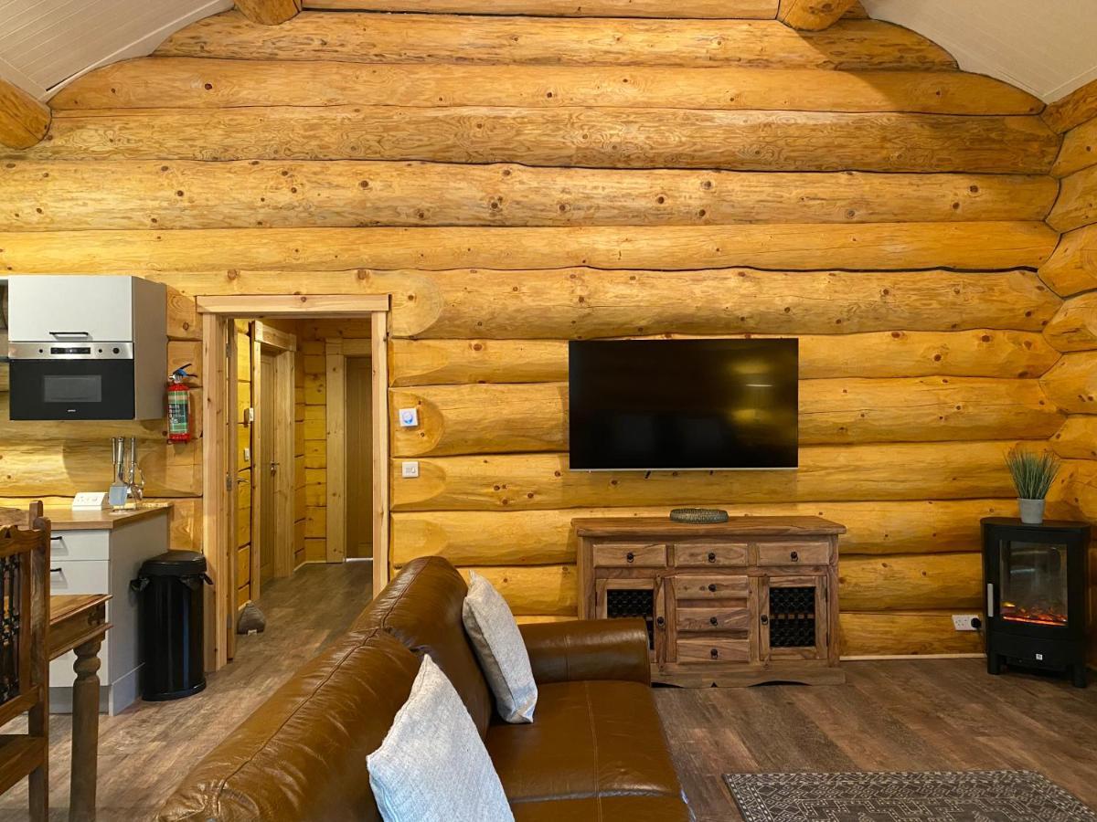Ewes Water Log Cabins Langholm Extérieur photo