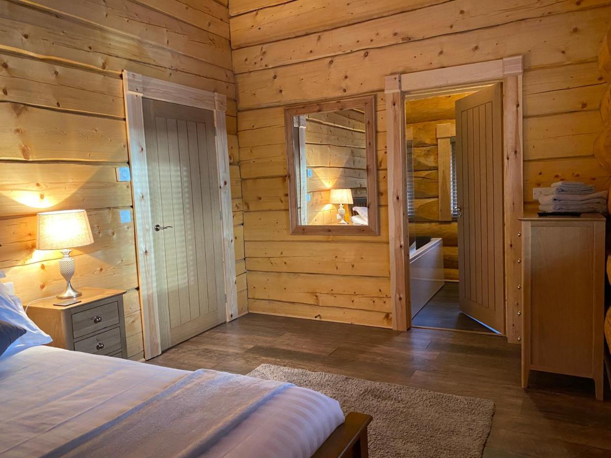 Ewes Water Log Cabins Langholm Extérieur photo