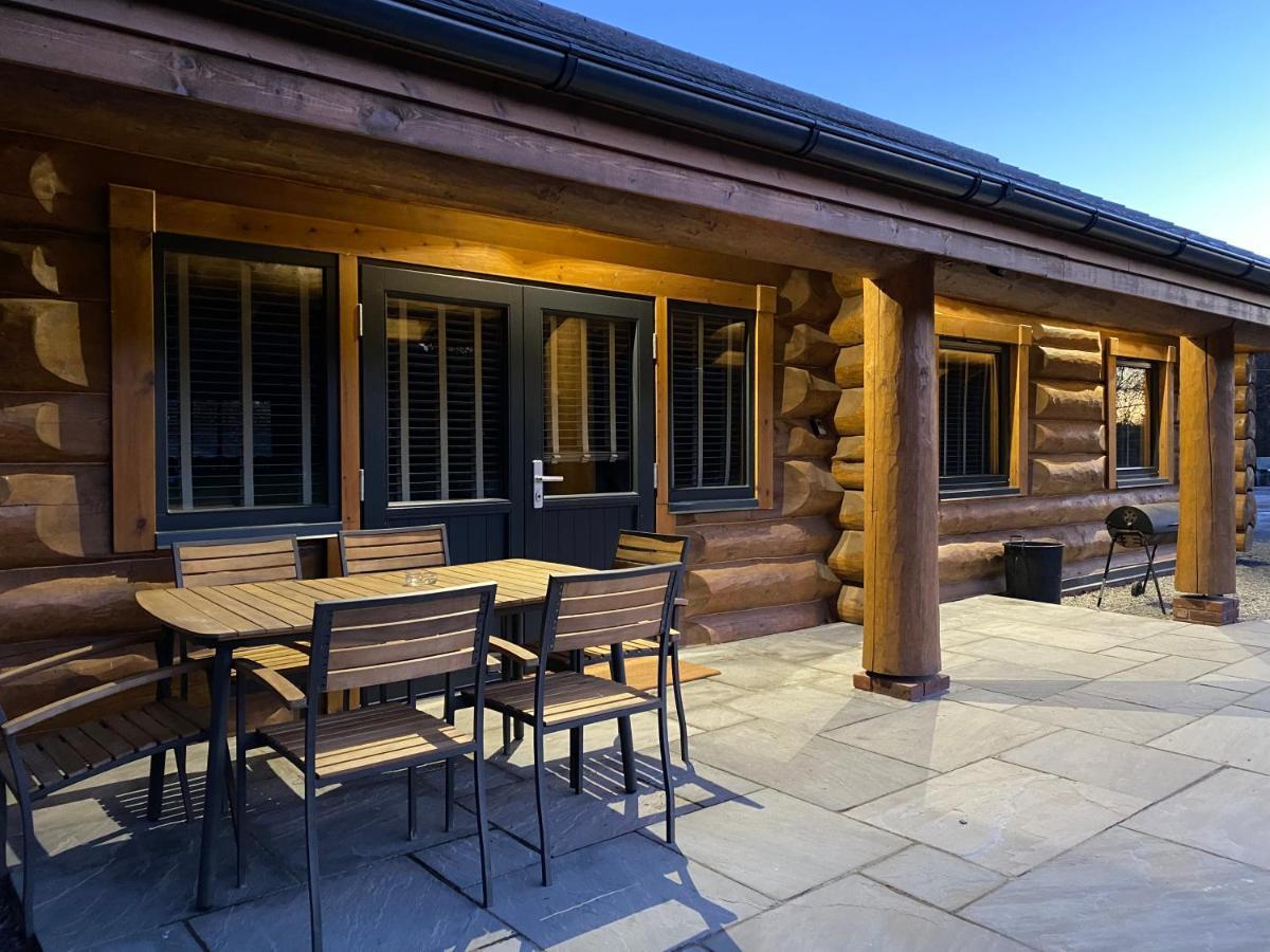 Ewes Water Log Cabins Langholm Extérieur photo