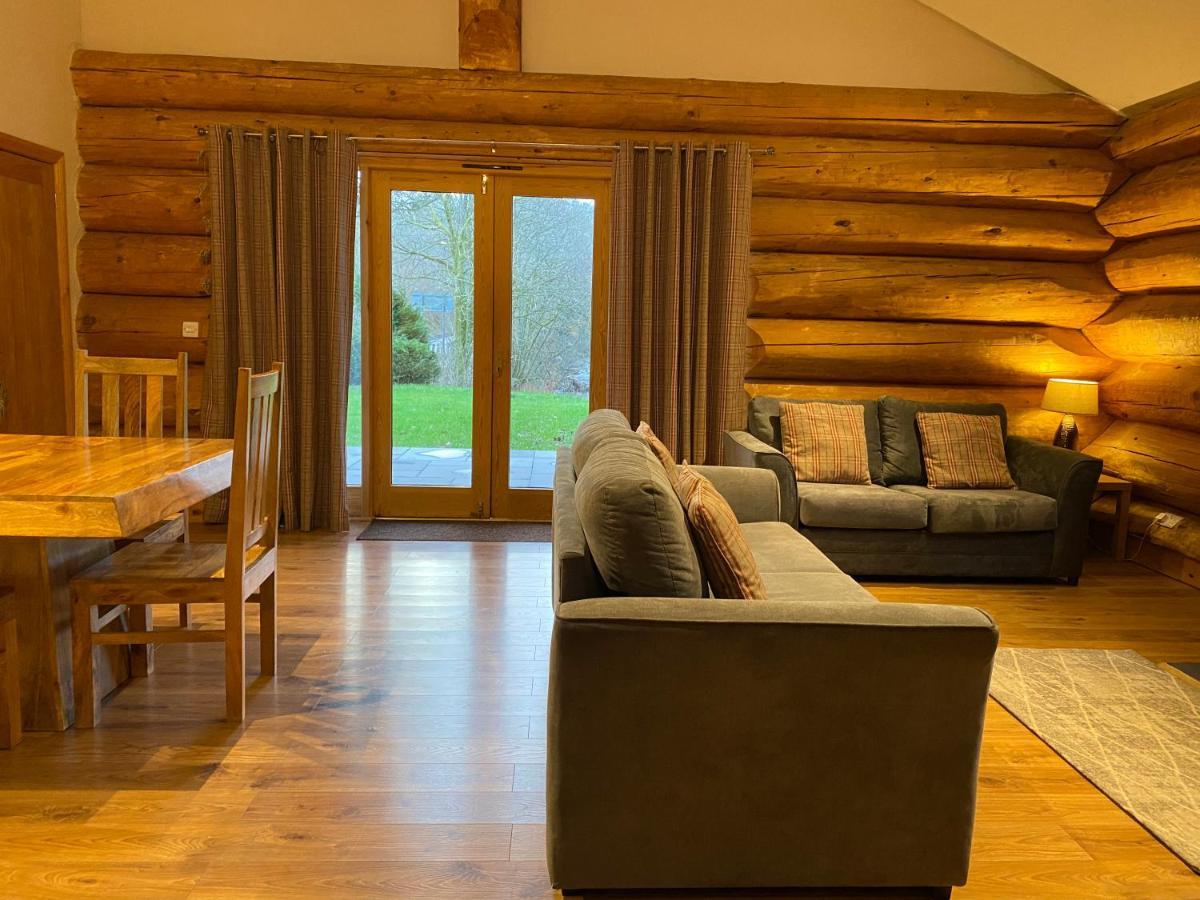 Ewes Water Log Cabins Langholm Extérieur photo