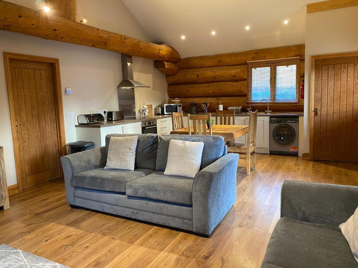 Ewes Water Log Cabins Langholm Extérieur photo