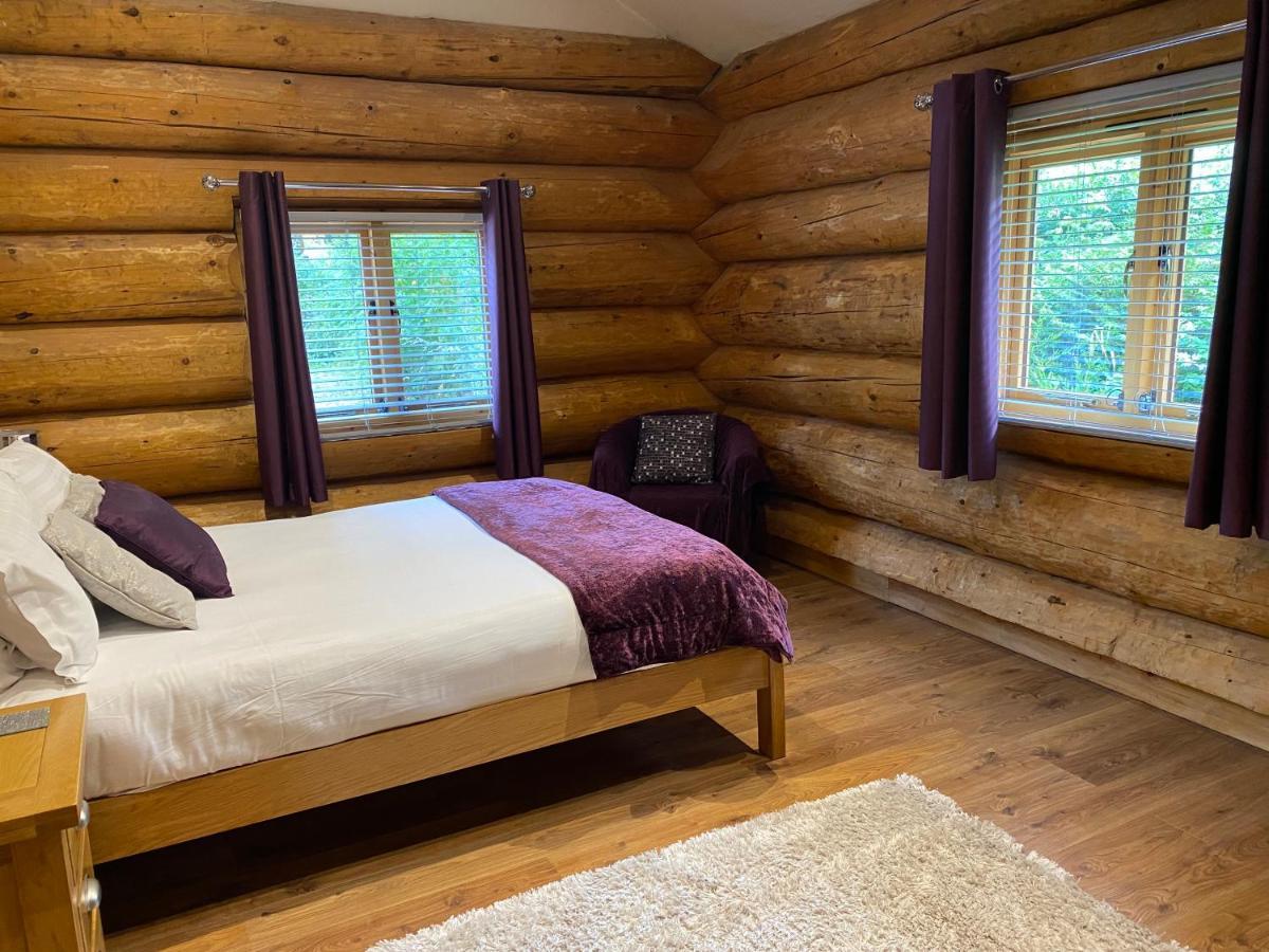 Ewes Water Log Cabins Langholm Extérieur photo
